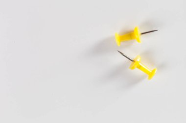 Beyaz arka plan üzerinde Office düğmeleri