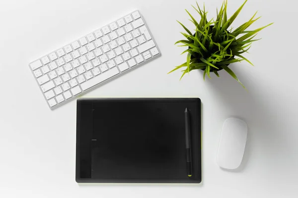 Büroschreibtisch Draufsicht — Stockfoto