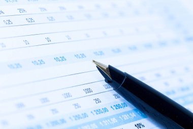 Finansal muhasebe kavramı, belge üzerinde kalem