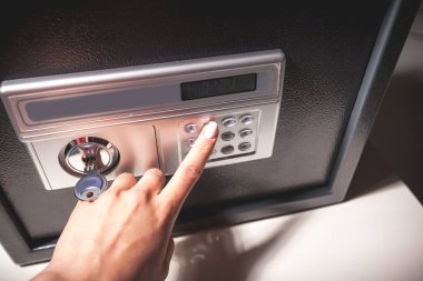 bir el açtım, yakın çekim