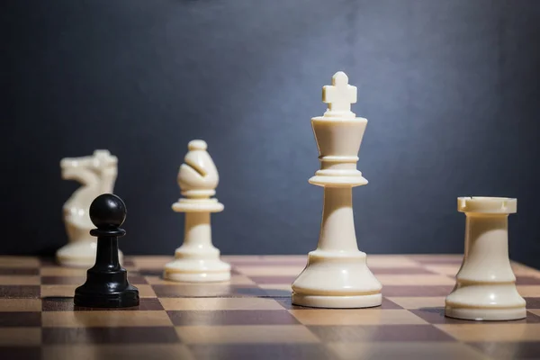 Nahaufnahme Von Schachfiguren Auf Einem Schachbrett — Stockfoto