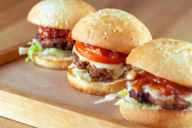 sulu sığır eti burgers kesme tahtası seti