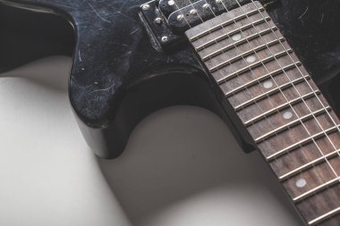 elektro gitar parçaları yakından görmek