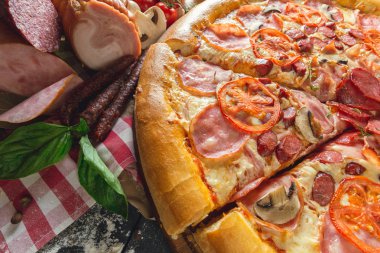 pişmiş pizza Prosciutto yakın çekim