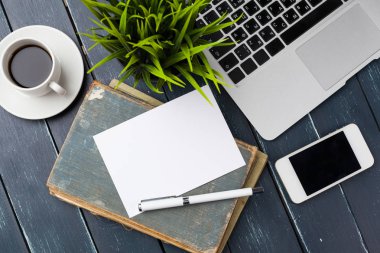 Çalışma yeri kavramı, ahşap masa