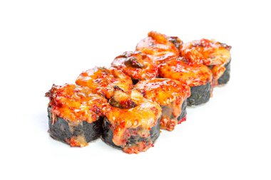 Beyaz bir arka plan üzerine Japon suşi rulo