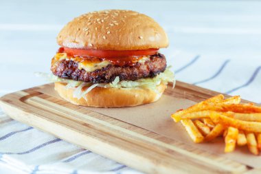 lezzetli ve iştah açıcı hamburger