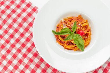 Spagetti carbonara yakın çekim 