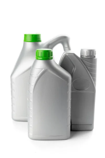 Πλαστικά Μπουκάλια Από Αυτοκινητικό Έλαια Που Απομονώνονται Λευκό Φόντο — Φωτογραφία Αρχείου