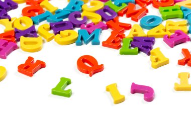 renkli oyuncak alfabesi harfleri