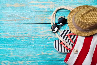 Plaj eşyalarıyla yaz tatili geçmişi