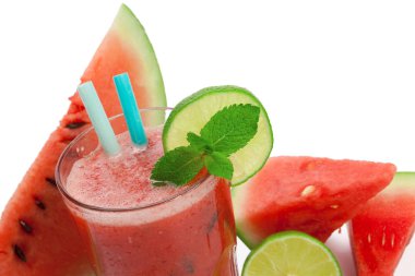 Karpuz içecek gözlük ile dilim