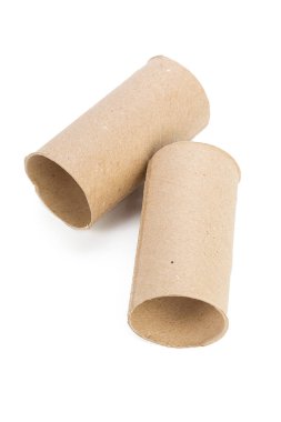 Beyaz arka plan üzerinde boş tuvalet kağıdı