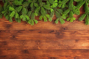 Noel ağacı yakın.