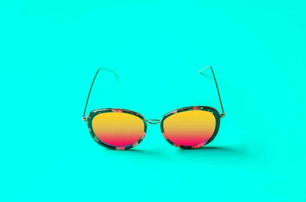 Solglasögon Mode Sommar Kommande Koncept — Stockfoto