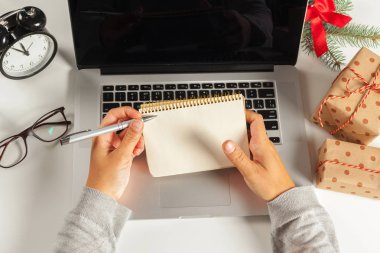 Düz yatıyordu Noel dekorasyonu Ofis İşyeri