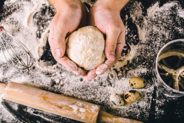 Hamur, üstten görünüm yoğurma eller