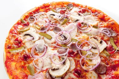 beyaz üzerine İtalyan pizza