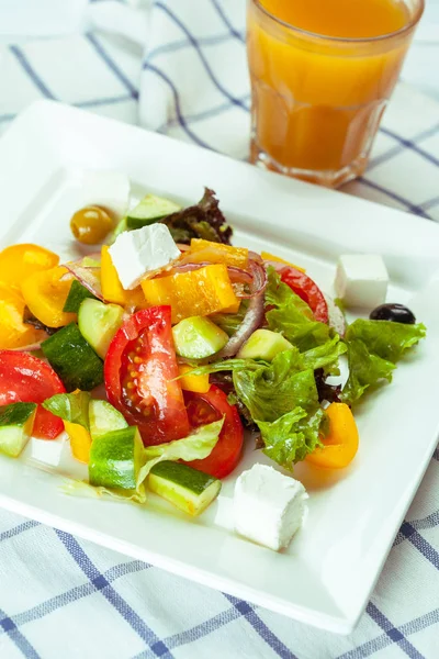 Griechischer Salat Mit Frischem Gemüse Aus Nächster Nähe — Stockfoto