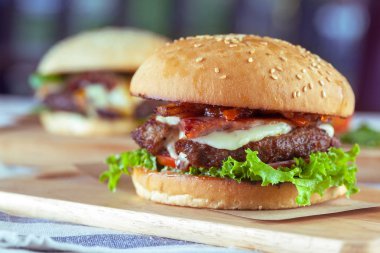 lezzetli ve iştah açıcı hamburger