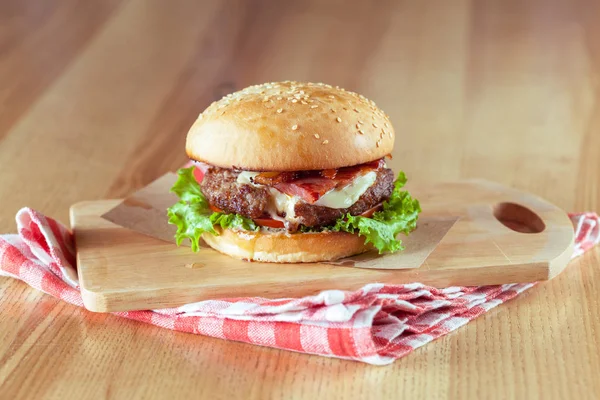 lezzetli ve iştah açıcı hamburger