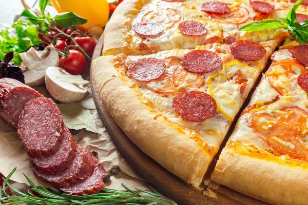 Domatesli biberli Pizza