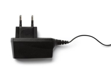 Elektrik güç adaptörü beyaz arkaplanda izole edildi