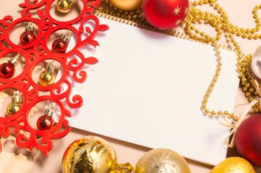 Tebrik kartı Noel süslemeleri ile alay etmek yukarıya