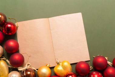 Tebrik kartı Noel süslemeleri ile alay etmek yukarıya