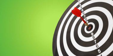 Hedef merkezde ok dartları