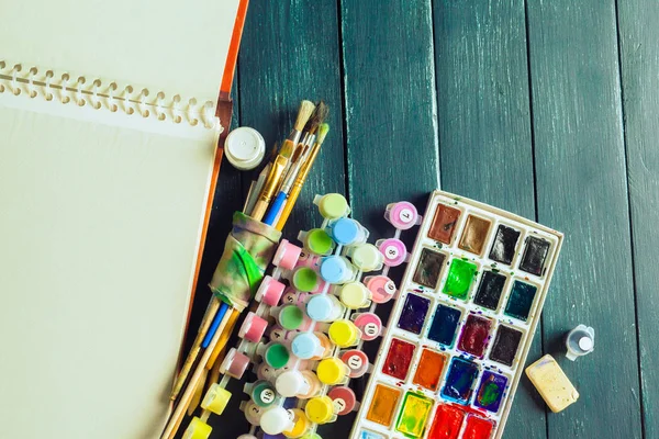 Zestaw Farb Akwarelowych Pędzli Malowania — Zdjęcie stockowe