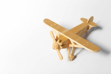 izole, oyuncak uçak görünümü kadar yakın