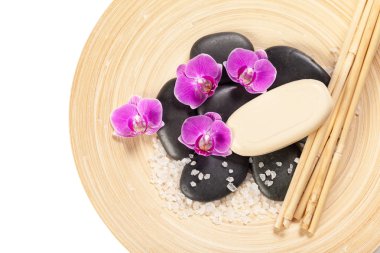 Zen stone ve orkide. Spa konsept