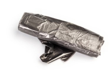 Beyaz arkaplanda izole edilmiş plastik çöp torbaları