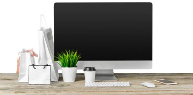 E-ticaret kavramı. Bilgisayar aksesuarları alışveriş ile tablo monitör ekranında