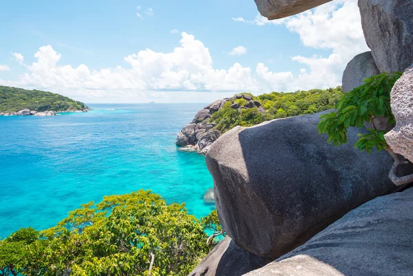 Rocce Mare Cielo Blu Vista Sulla Natura — Foto Stock