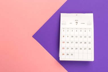 Parlak bicolor arka plan, üstten görünüm sayfasında takvim