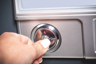 bir el açtım, yakın çekim