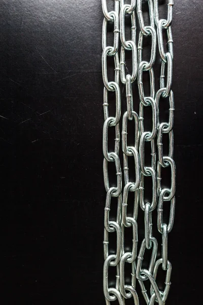 Cadenas Fuertes Sobre Fondo Negro —  Fotos de Stock