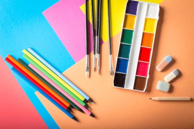 Okul Kırtasiye yakın çekim 