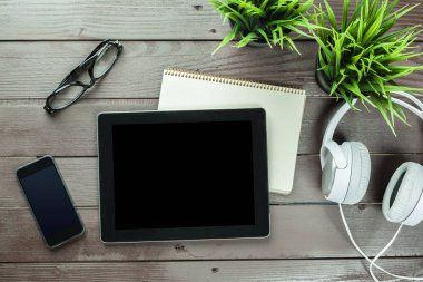 ofis çalışma masası yakın çekim 