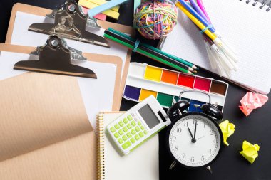 İleti örneği nesneleri dolu bir sanatçı ve Danışma