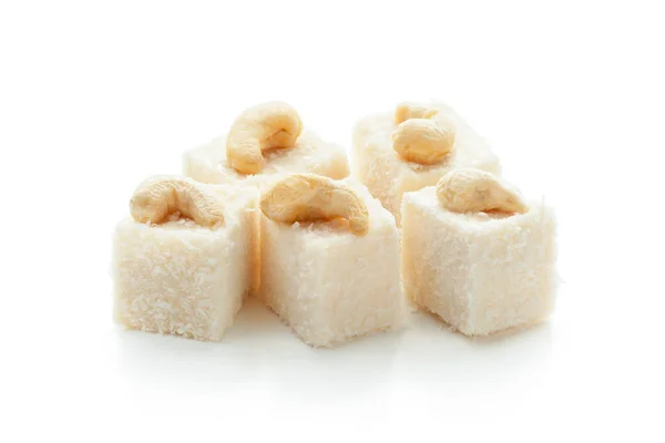 Lekkere Oosterse Snoepjes Geïsoleerd Witte Achtergrond — Stockfoto