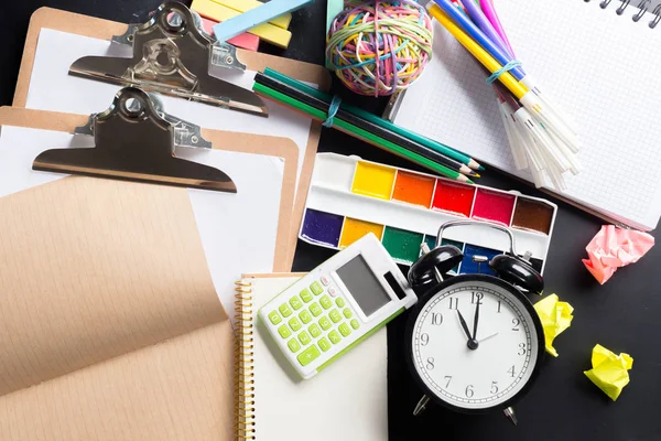 İleti örneği nesneleri dolu bir sanatçı ve Danışma