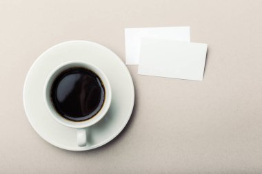 Kahve fincanı ile yer ile boş kartı