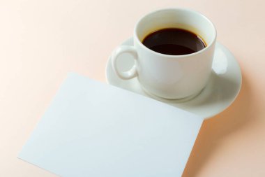 Kahve fincanı ile yer ile boş kartı