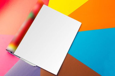 Dergi sayfaları kavramı, yakından görmek