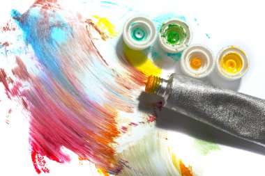 beyaz izole tüpler boya