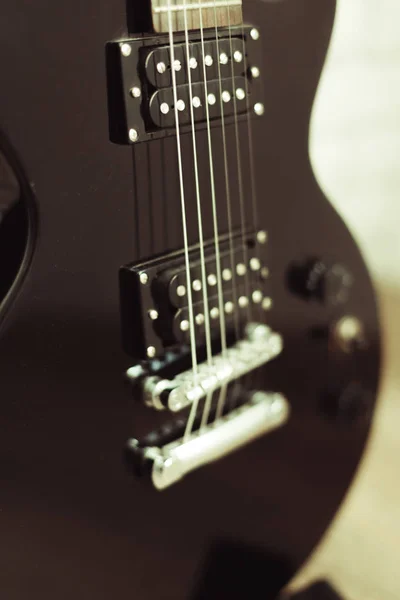 Guitarra Eléctrica Cuerpo Cuello Detalle Sobre Fondo Madera —  Fotos de Stock