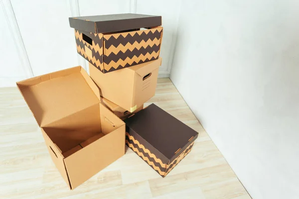 Big Cardboard Boxes Standing Insinde Room — Stock Photo, Image